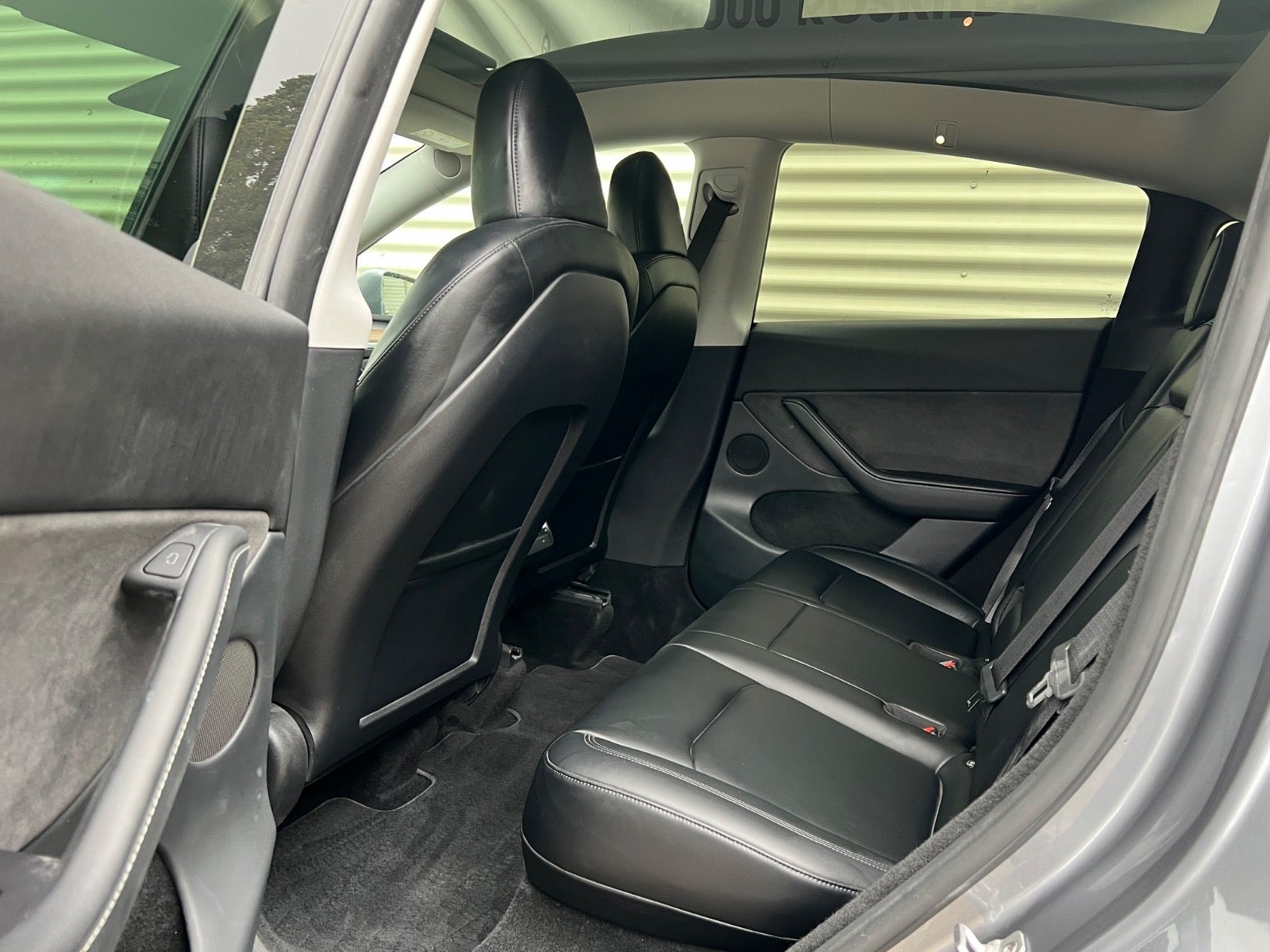 Tesla Model Y til salg hos Nabilli