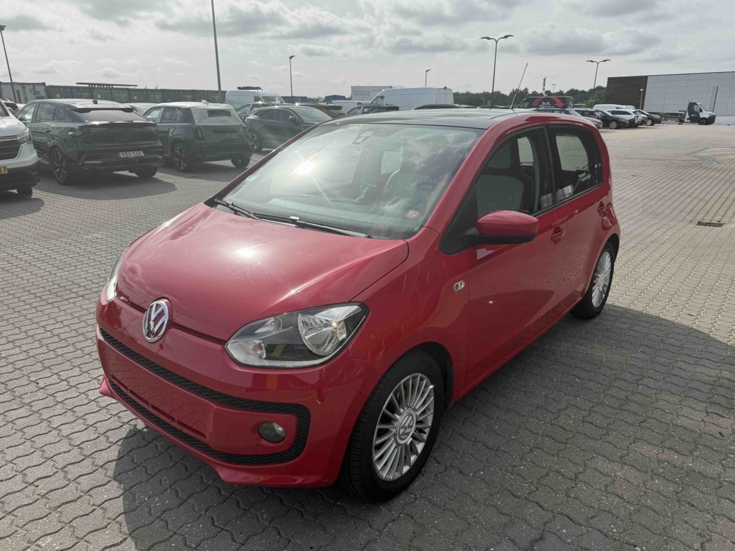 VW UP! til salg hos Nabilli