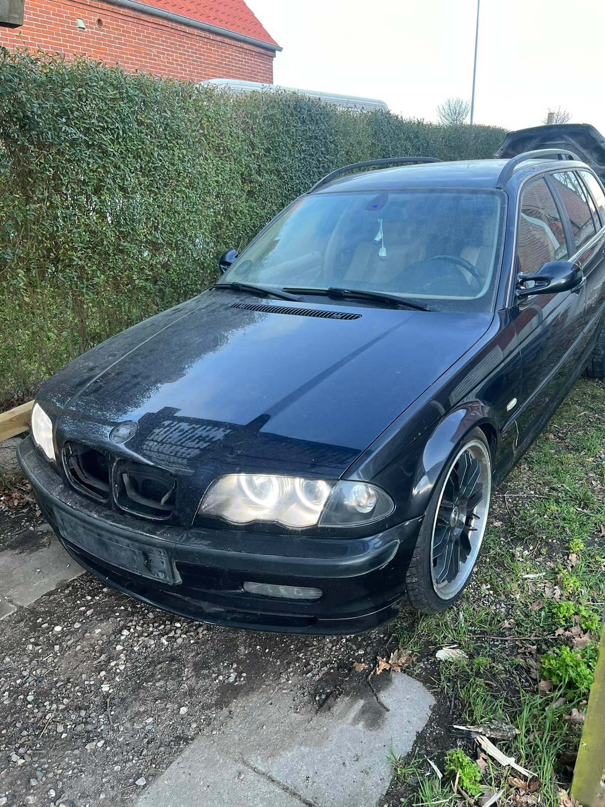 BMW 328i til salg hos Nabilli