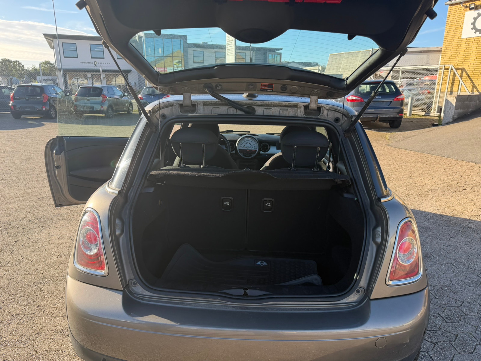 MINI Cooper til salg hos Nabilli