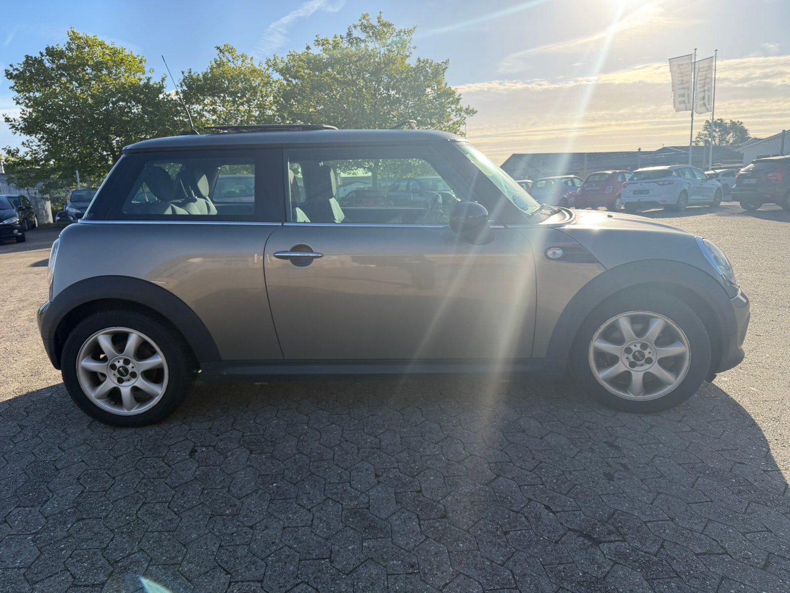 MINI Cooper til salg hos Nabilli