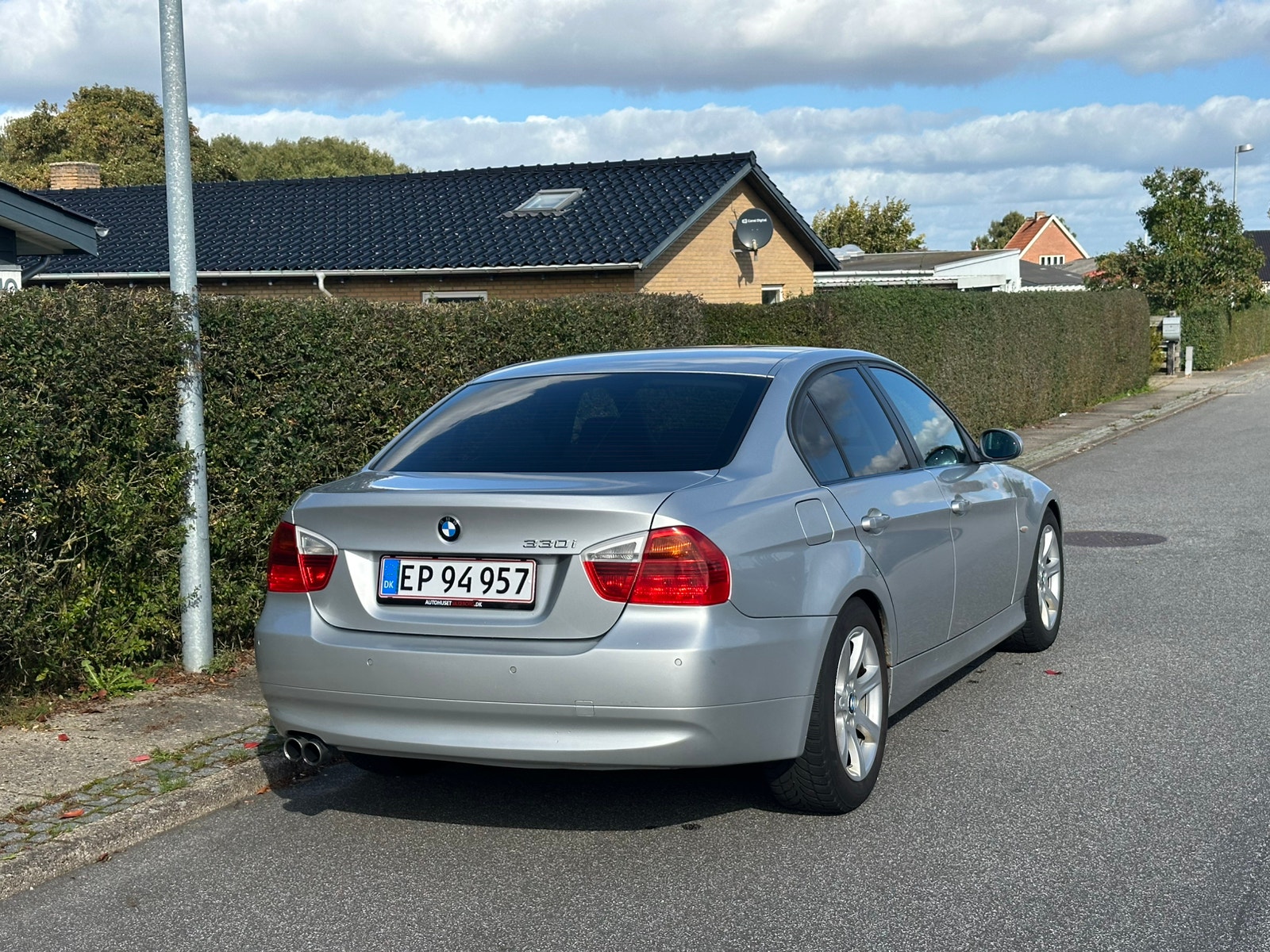 BMW 330i til salg hos Nabilli