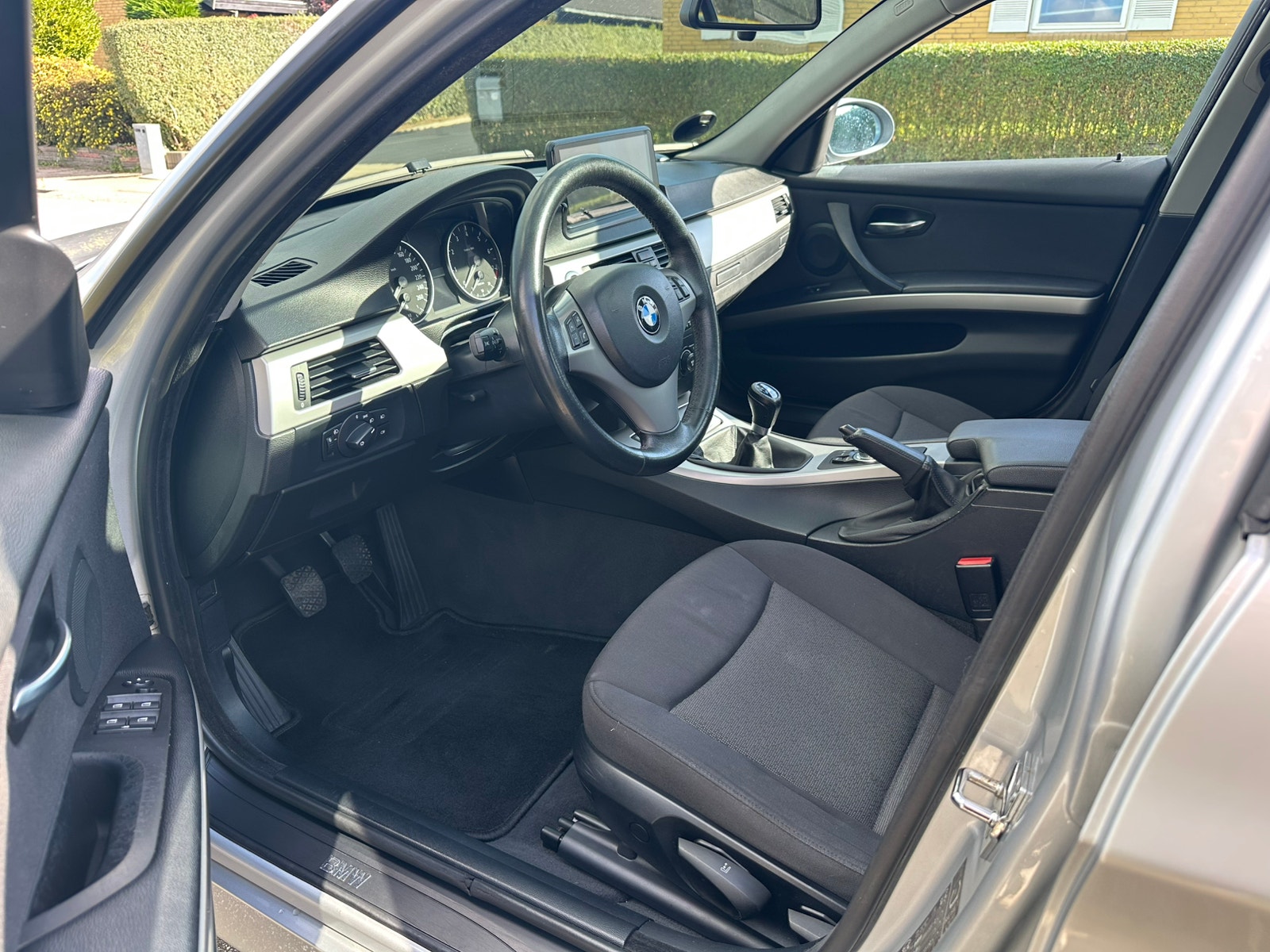 BMW 330i til salg hos Nabilli