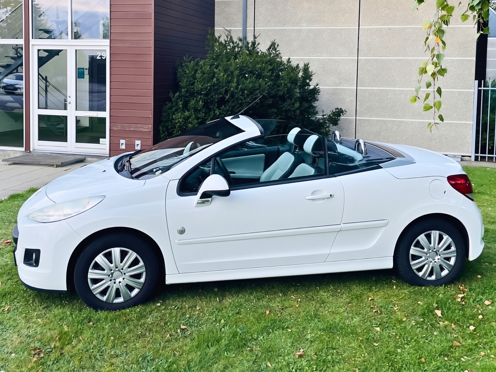 Peugeot 207 CC til salg hos Nabilli