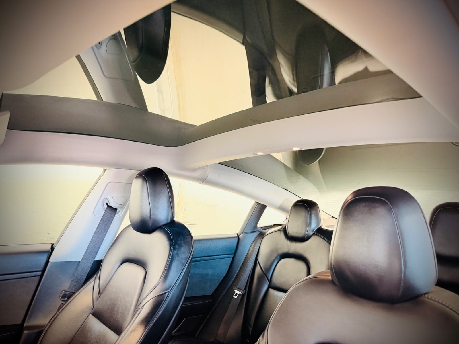 Tesla Model 3 til salg hos Nabilli
