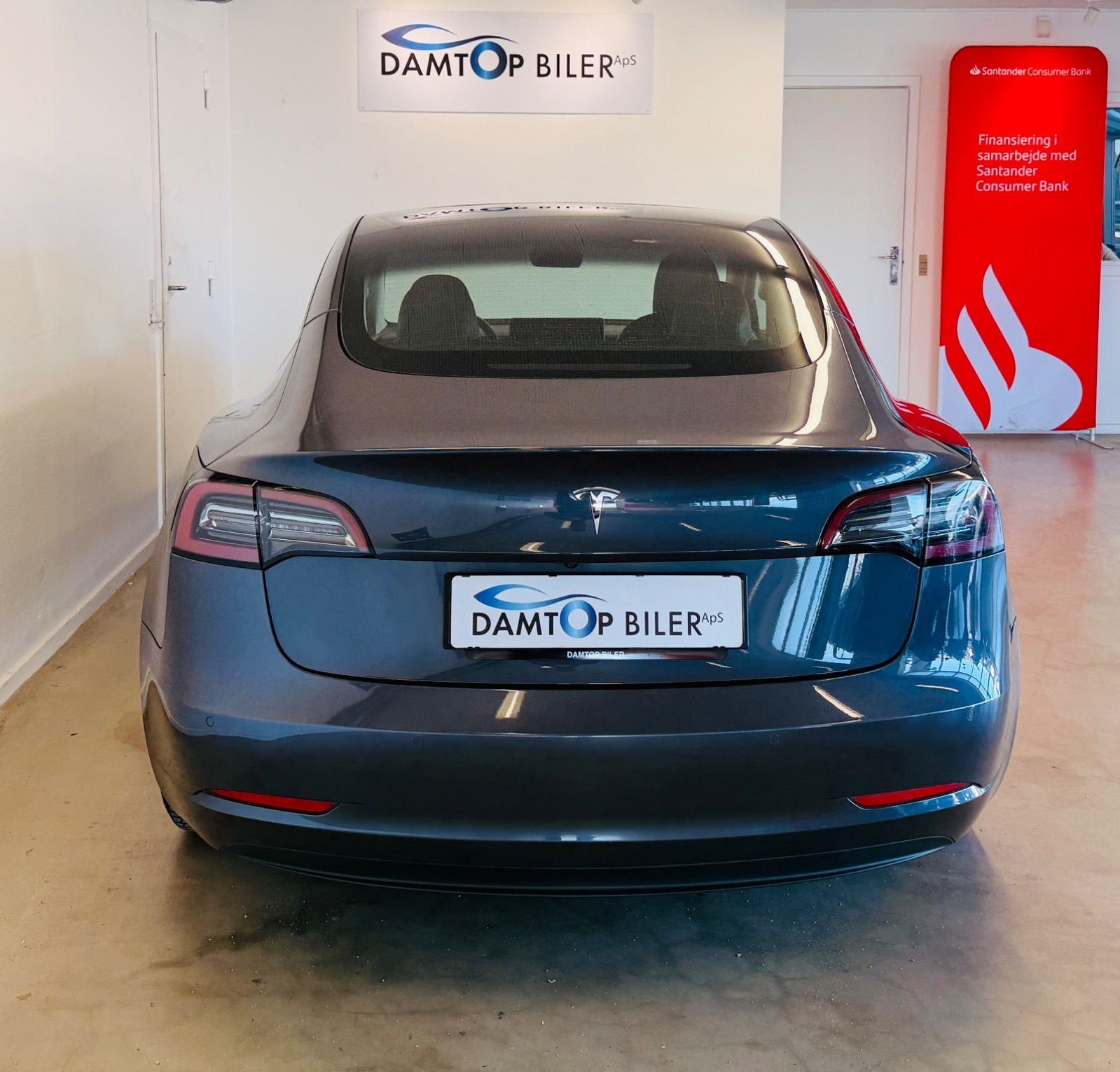 Tesla Model 3 til salg hos Nabilli