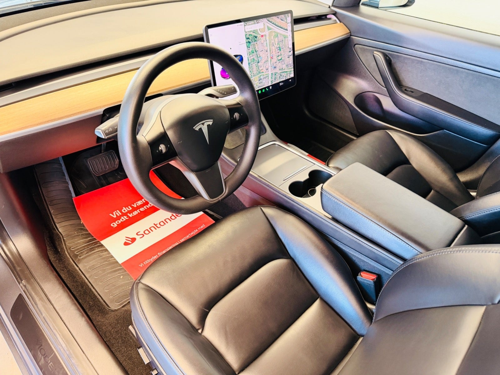 Tesla Model 3 til salg hos Nabilli