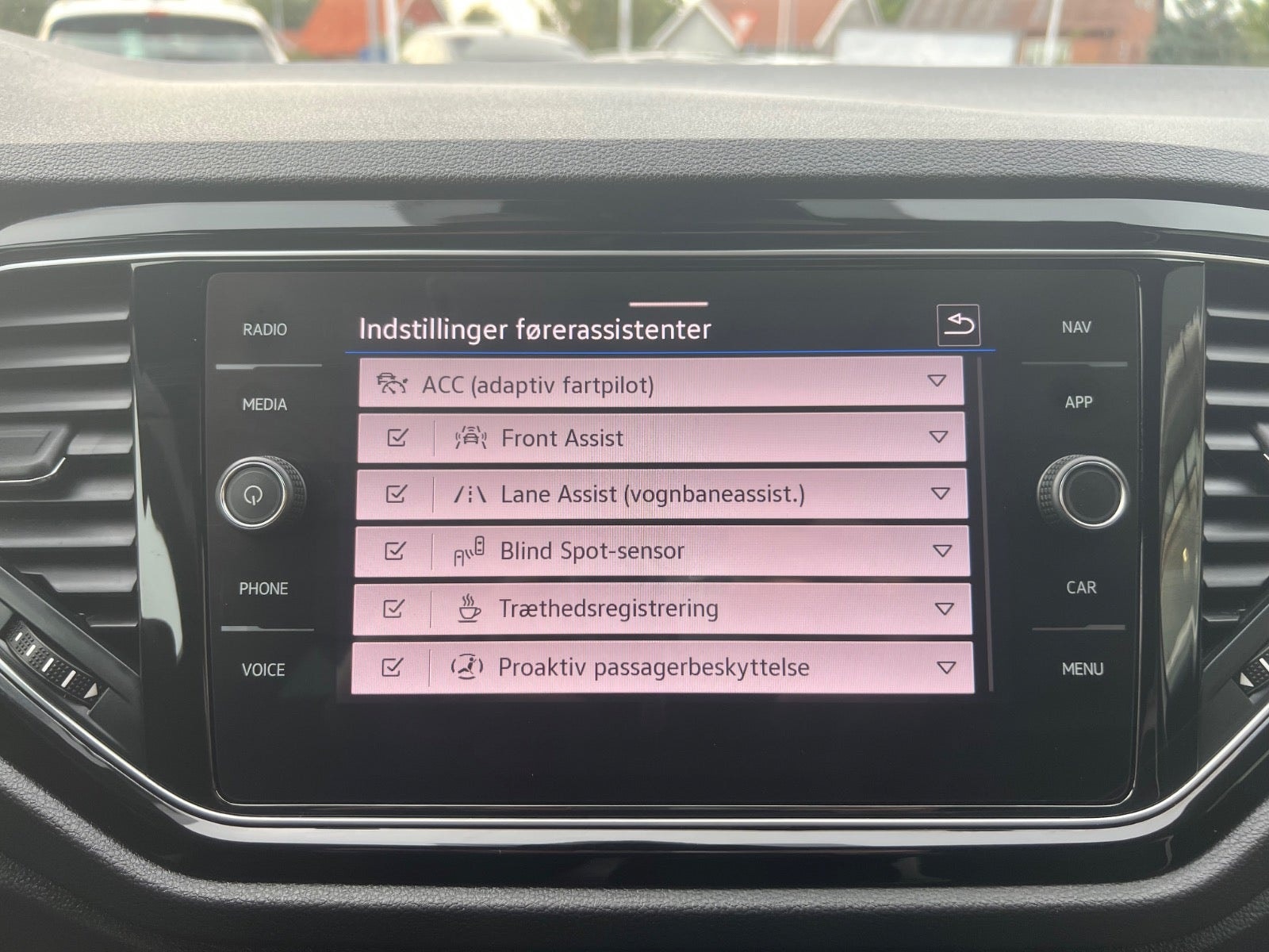 VW T-Roc til salg hos Nabilli