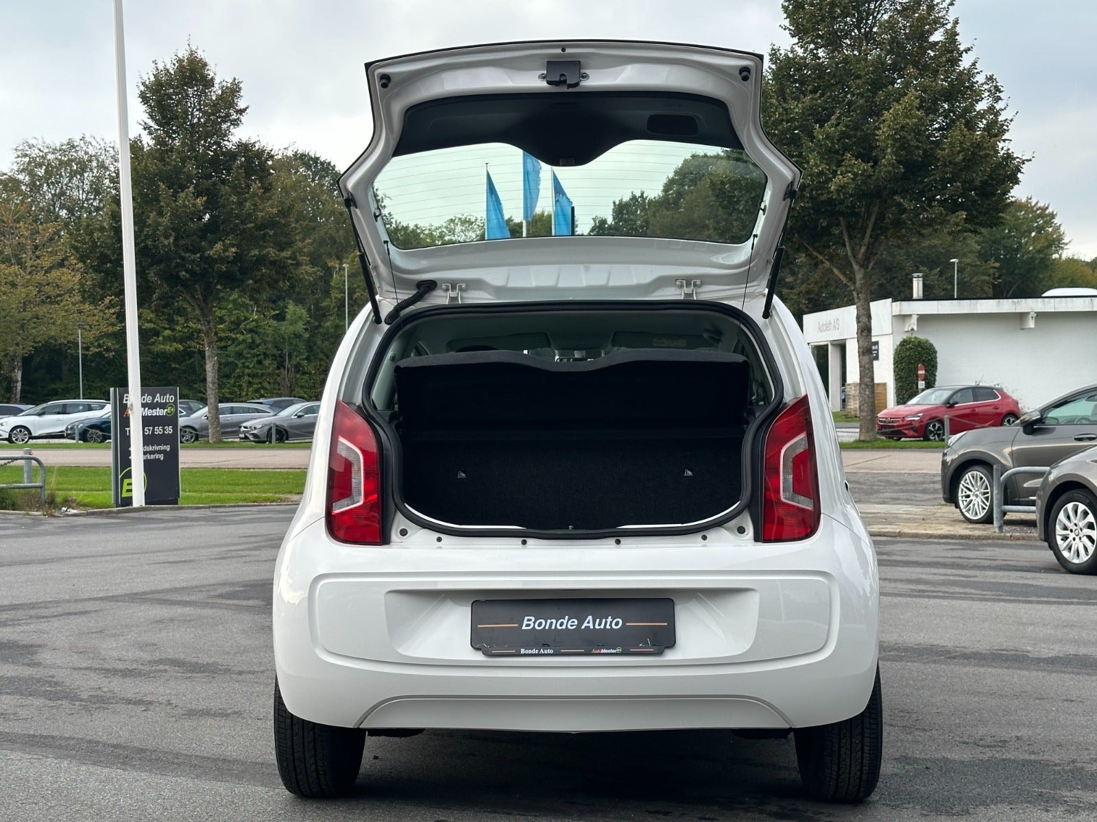 VW UP! til salg hos Nabilli
