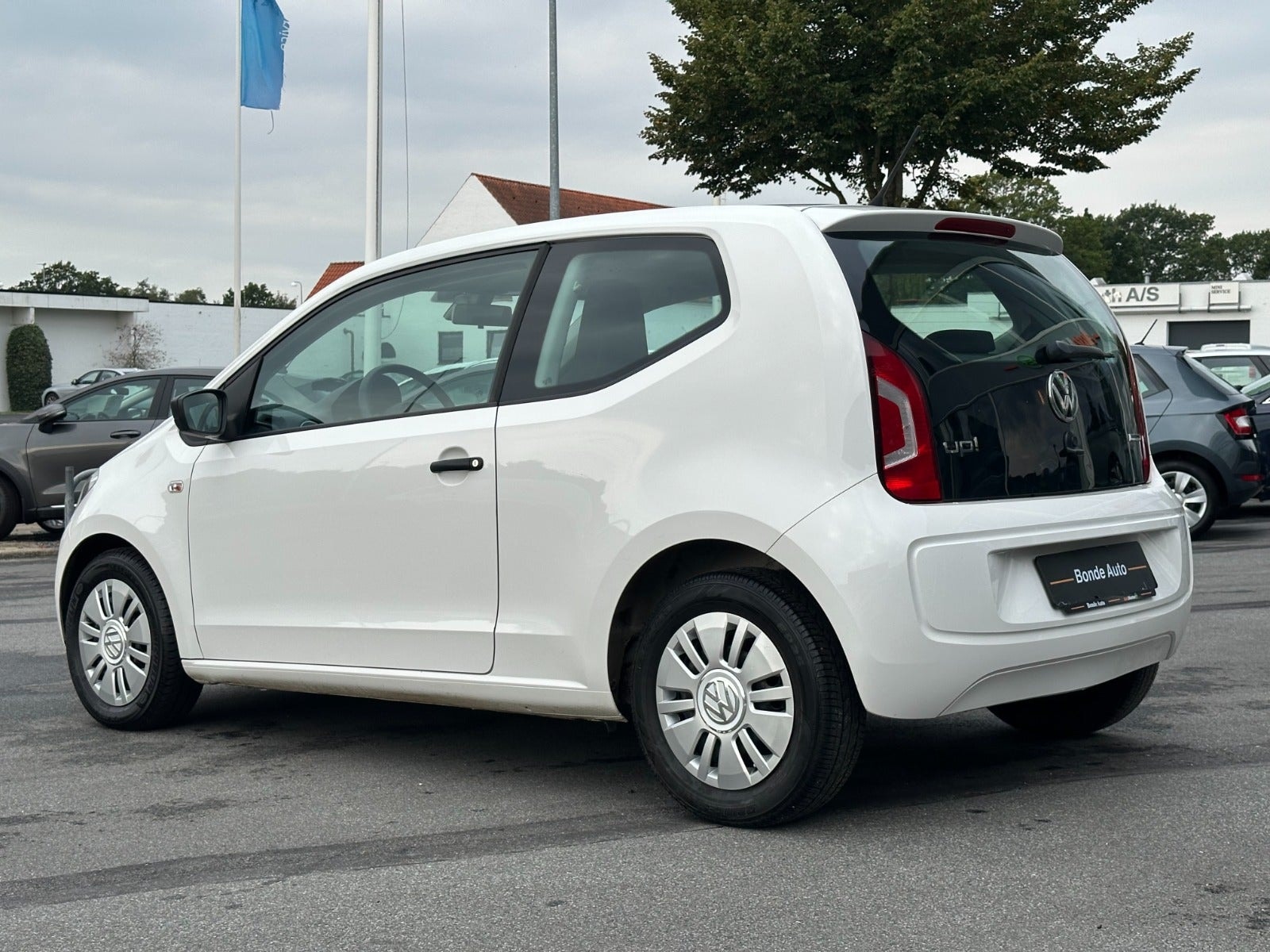 VW UP! til salg hos Nabilli