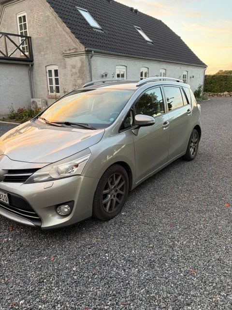 Toyota Sportsvan til salg hos Nabilli