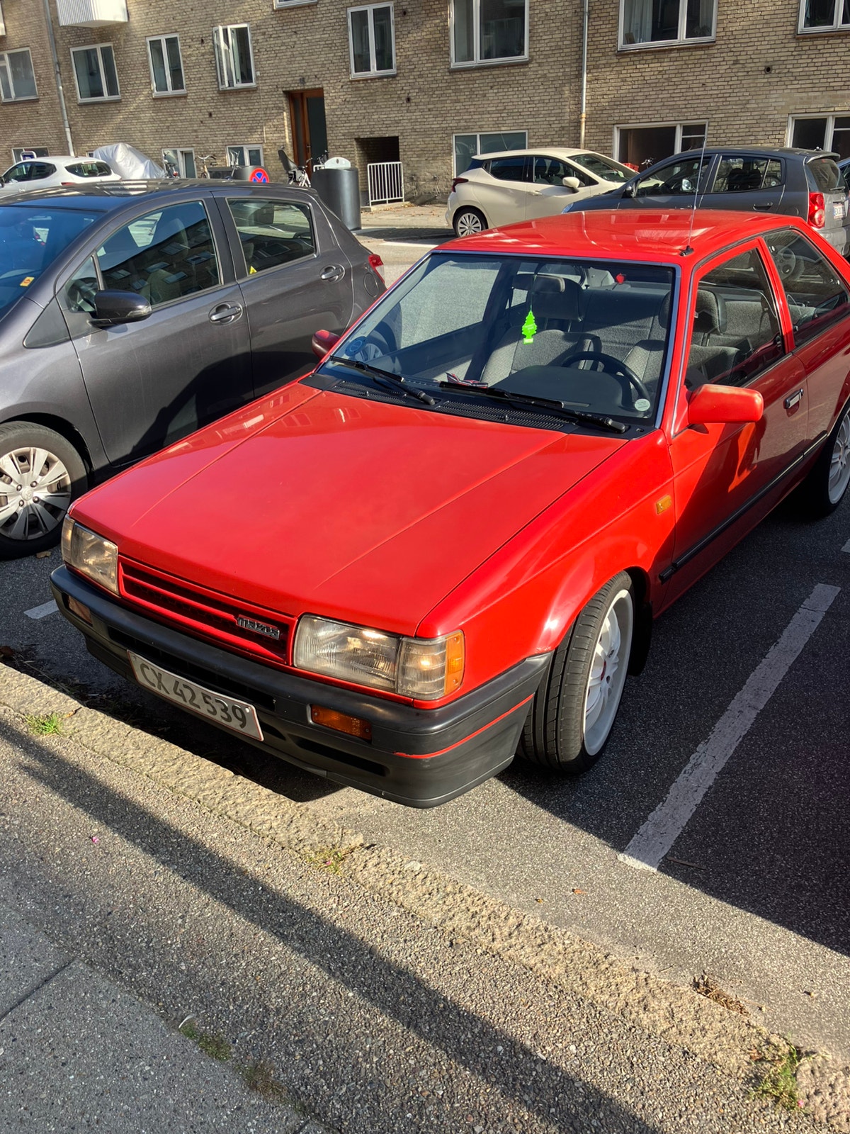 Mazda 323 til salg hos Nabilli