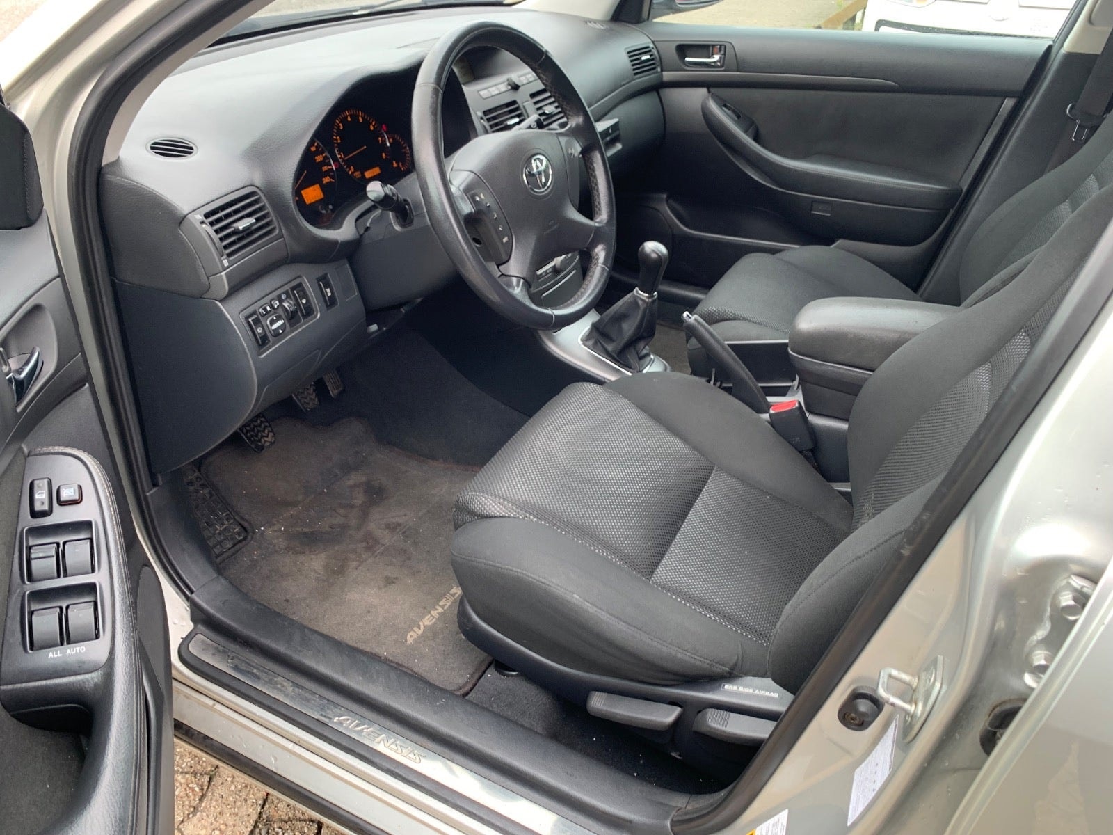 Toyota Avensis – billede 4