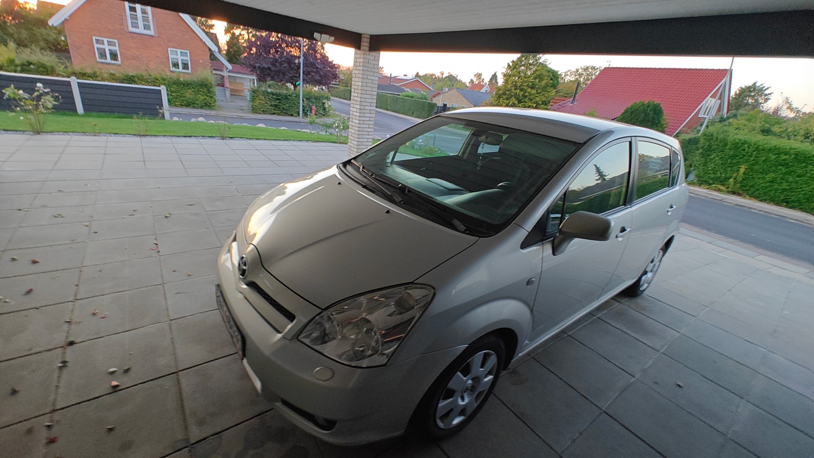 Toyota Corolla Verso til salg hos Nabilli