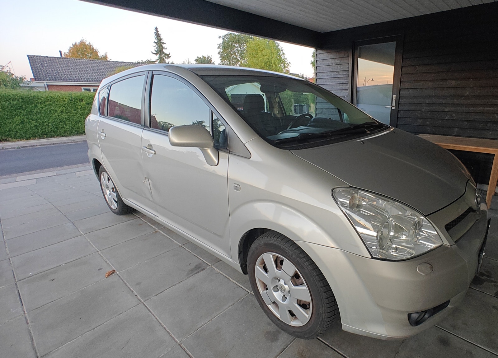 Toyota Corolla Verso til salg hos Nabilli