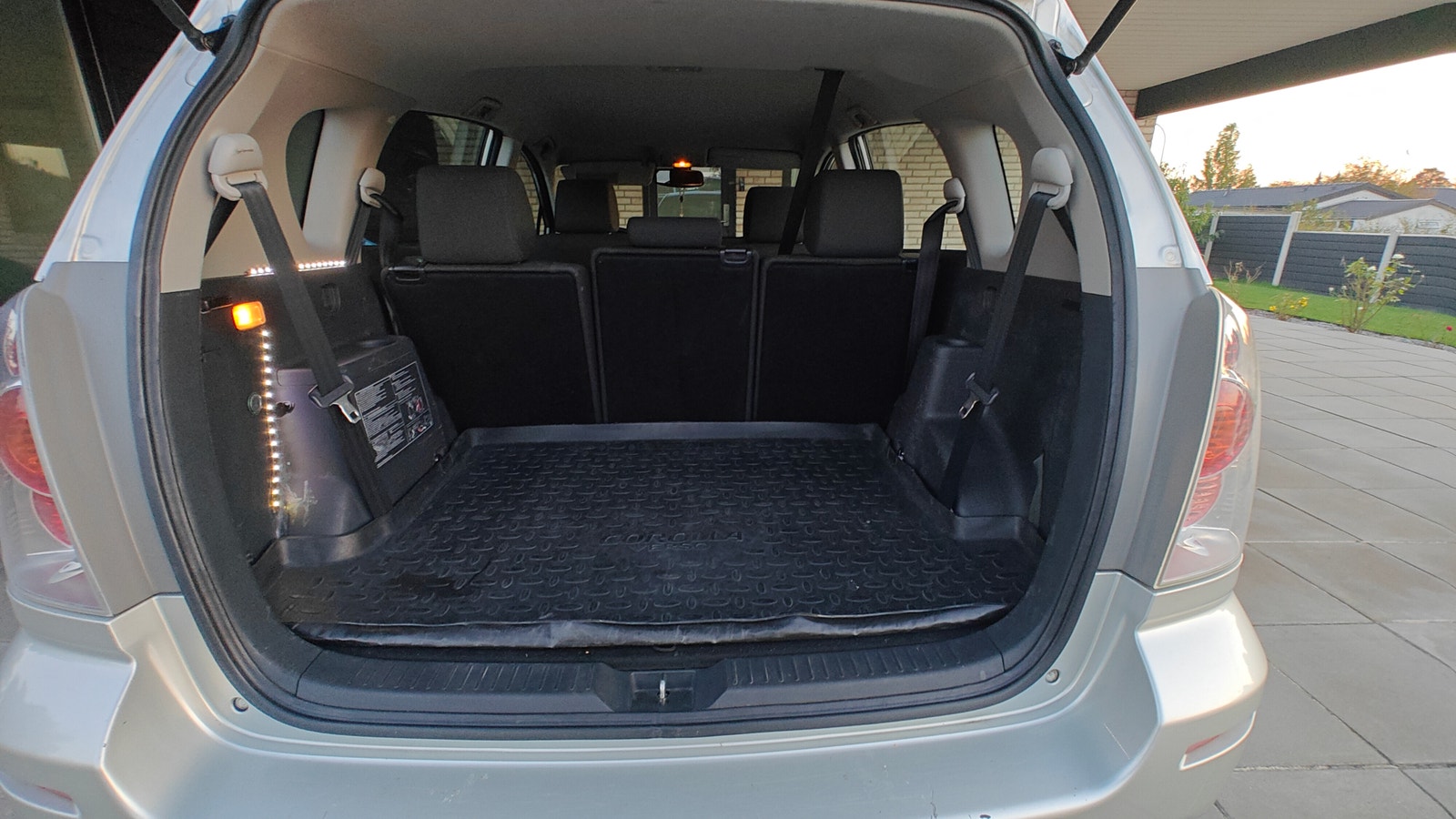 Toyota Corolla Verso til salg hos Nabilli