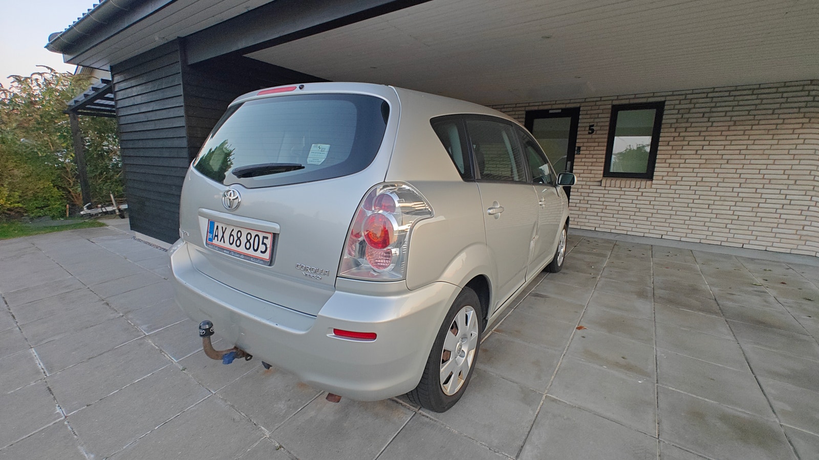 Toyota Corolla Verso til salg hos Nabilli