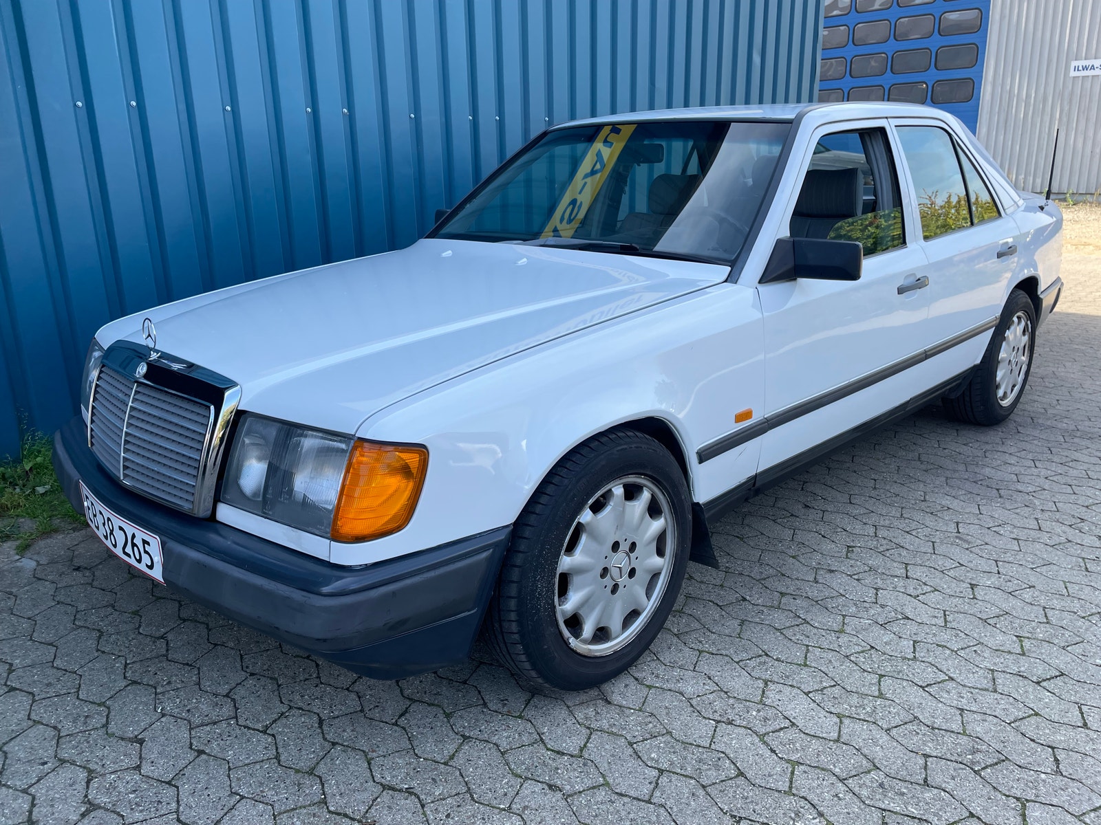 Mercedes 230 E til salg hos Nabilli