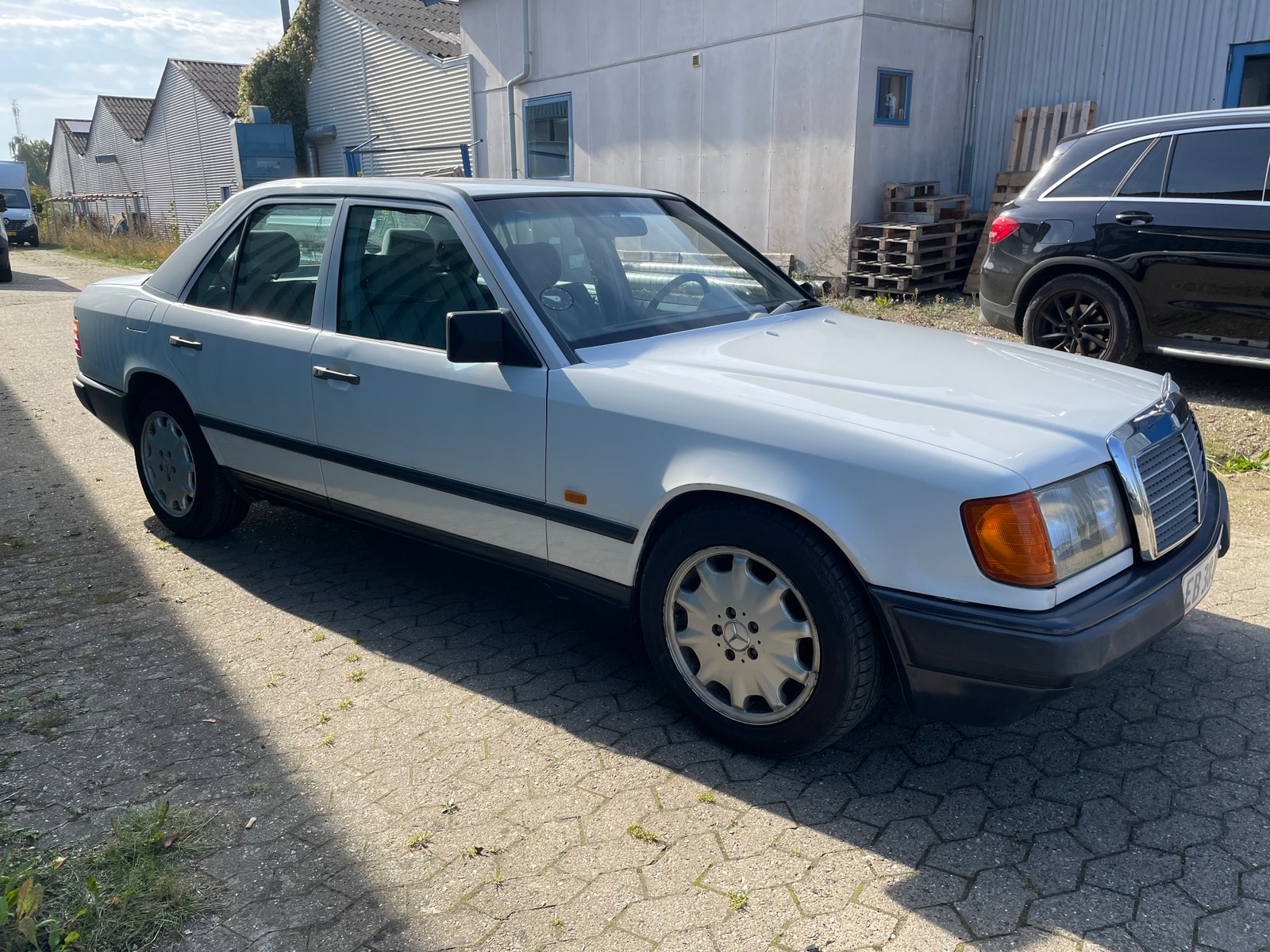 Mercedes 230 E til salg hos Nabilli