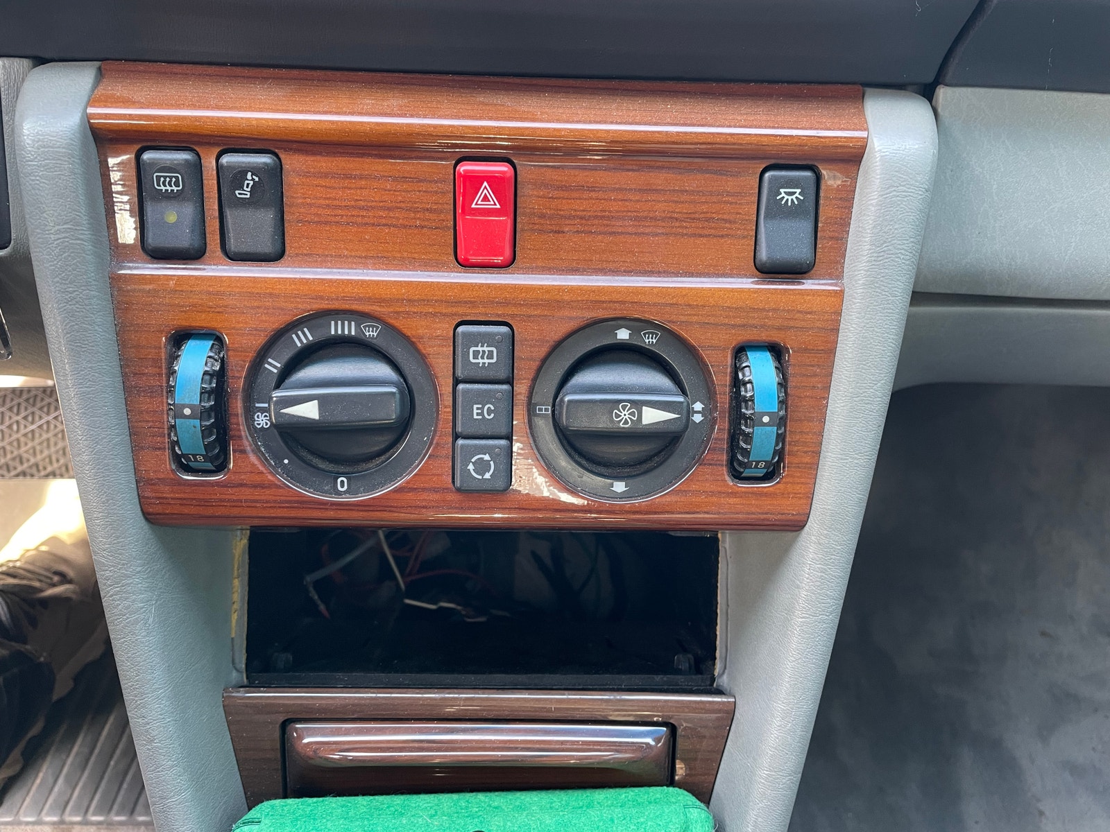 Mercedes 230 E til salg hos Nabilli