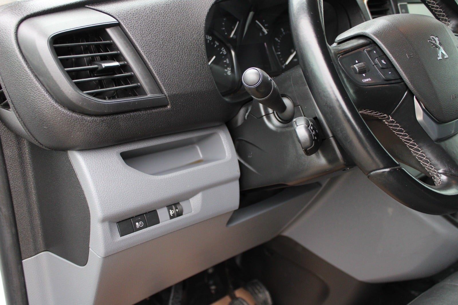 Peugeot Expert til salg hos Nabilli