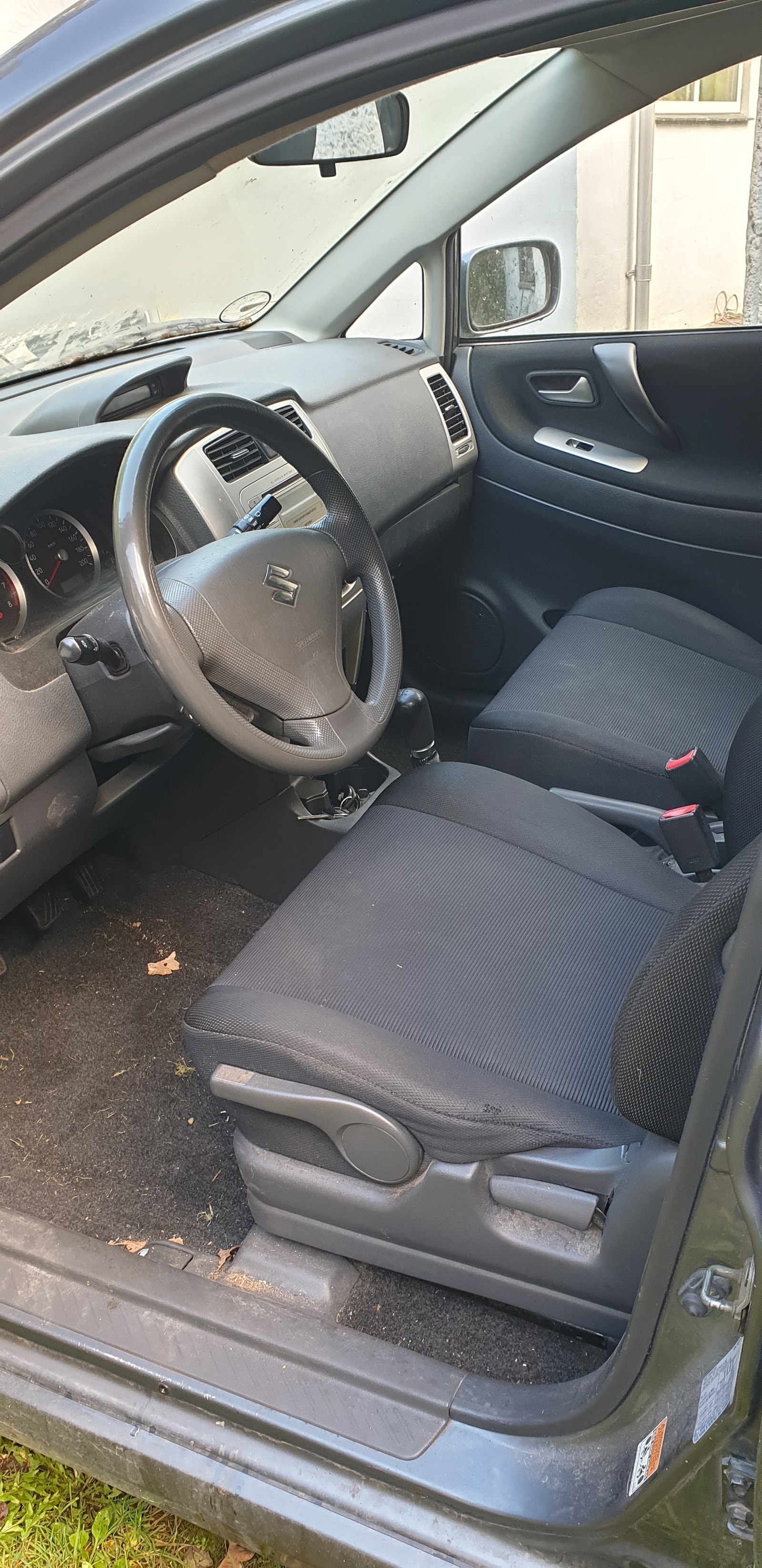 Suzuki Liana til salg hos Nabilli