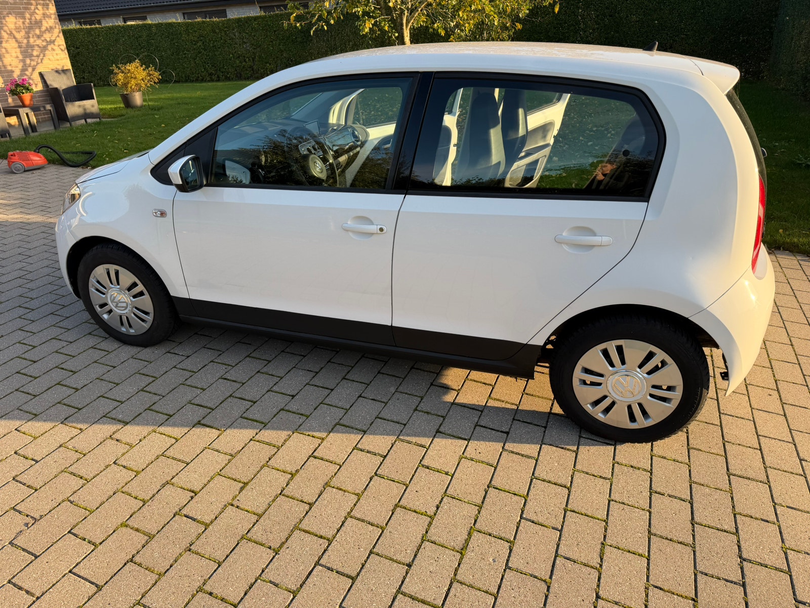 VW UP! til salg hos Nabilli