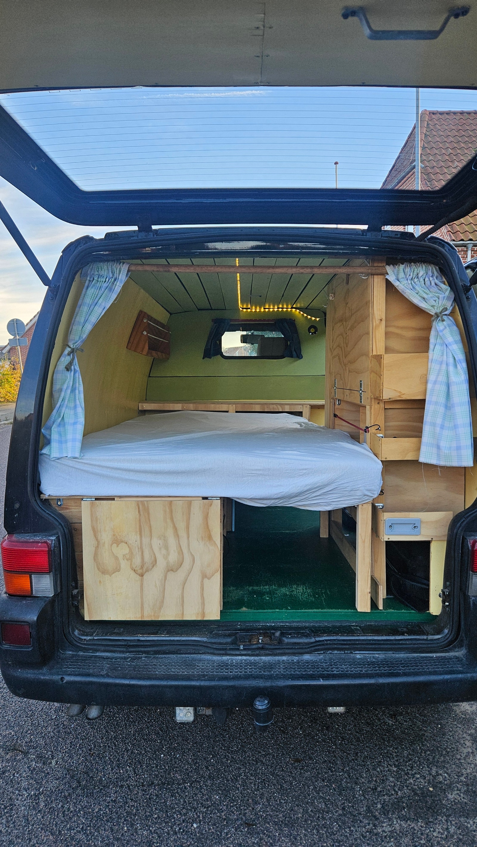 VW Transporter til salg hos Nabilli