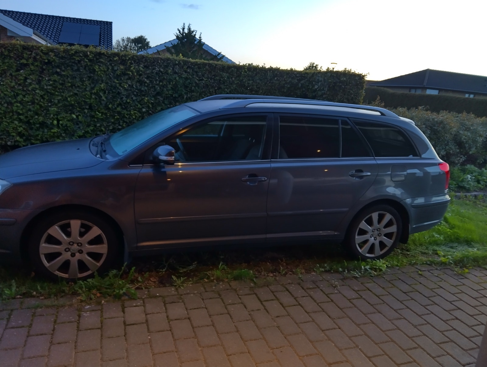 Toyota Avensis til salg hos Nabilli