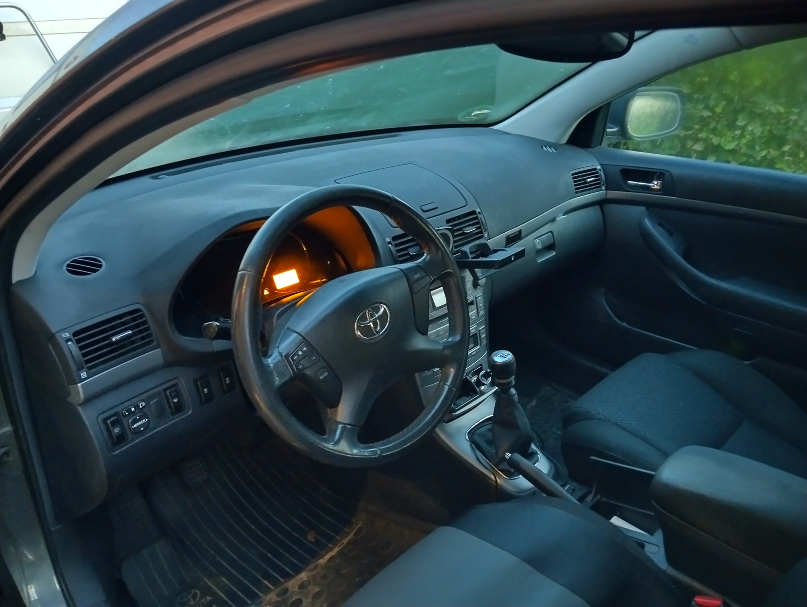 Toyota Avensis til salg hos Nabilli