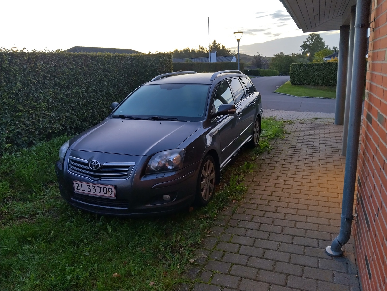 Toyota Avensis til salg hos Nabilli