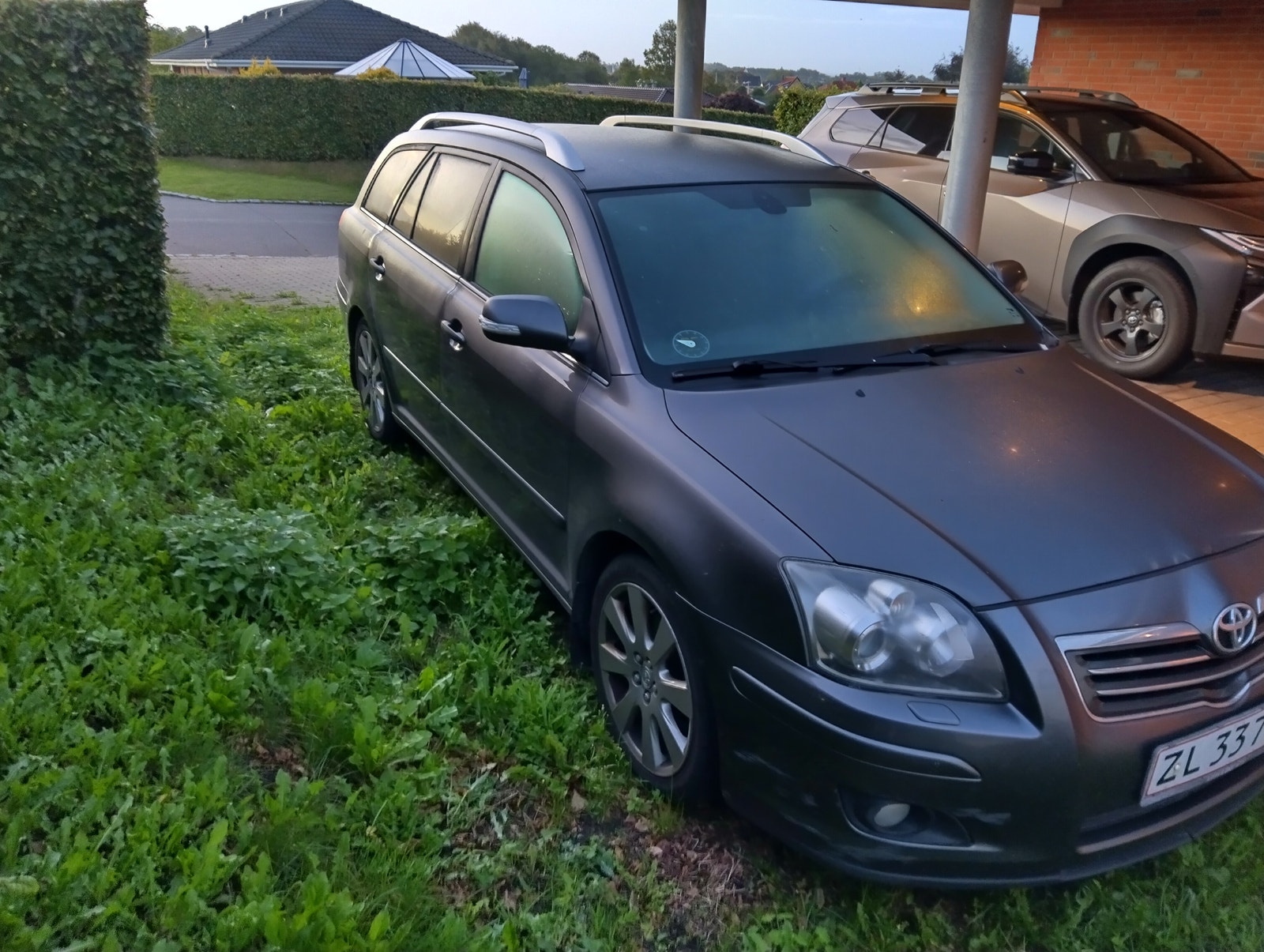 Toyota Avensis til salg hos Nabilli