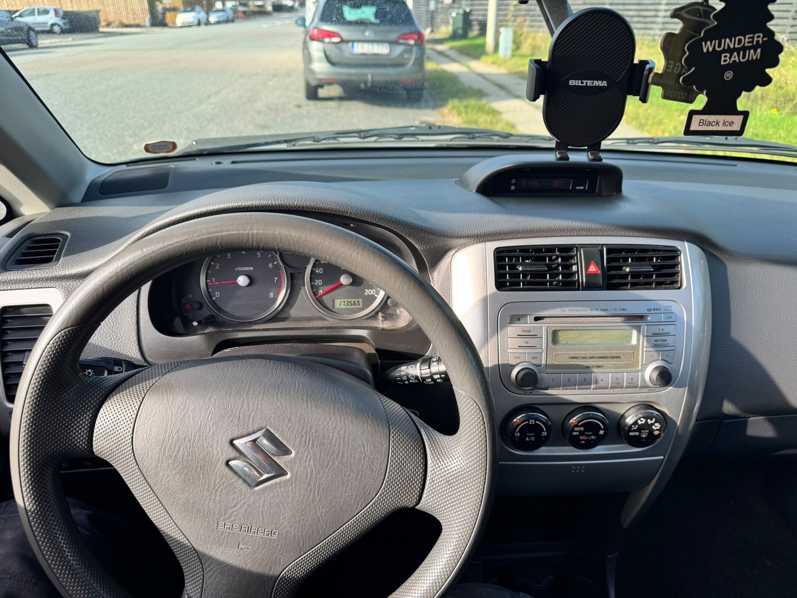 Suzuki Liana til salg hos Nabilli