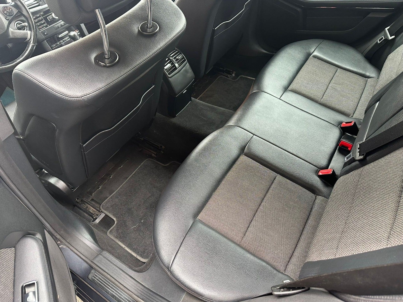 Mercedes E200 til salg hos Nabilli