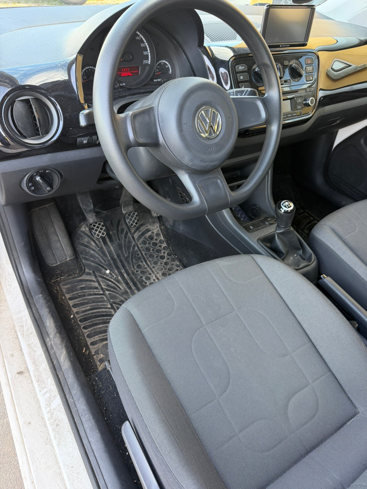 VW UP! til salg hos Nabilli