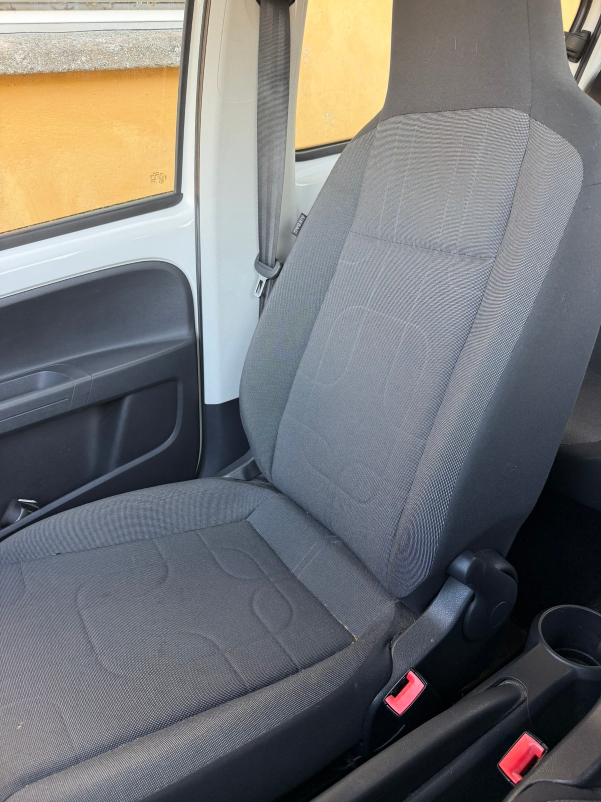 VW UP! til salg hos Nabilli