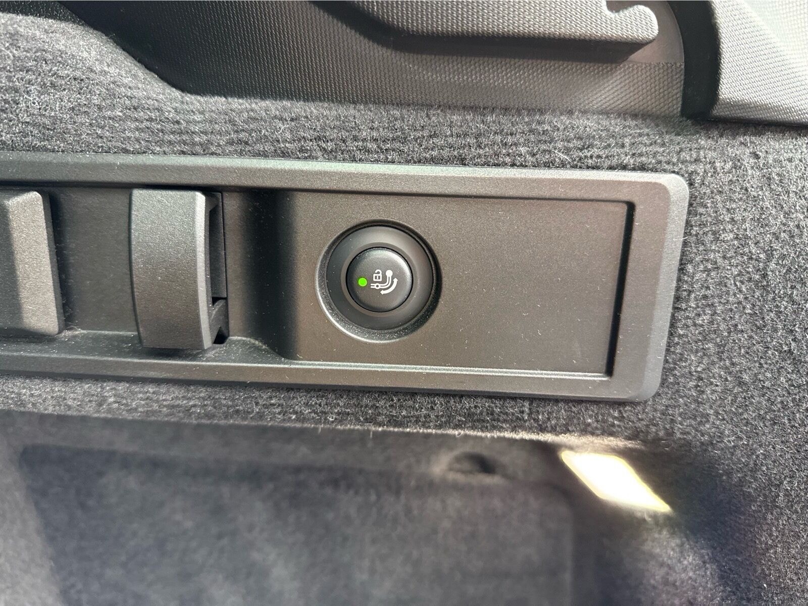 BMW 330e til salg hos Nabilli