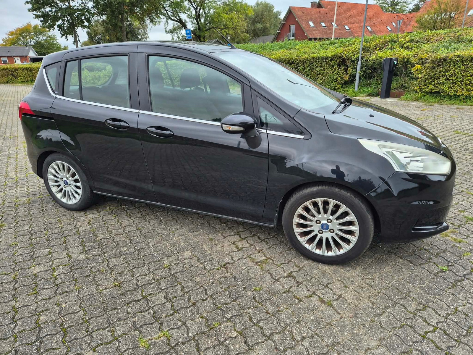 Ford B-MAX til salg hos Nabilli