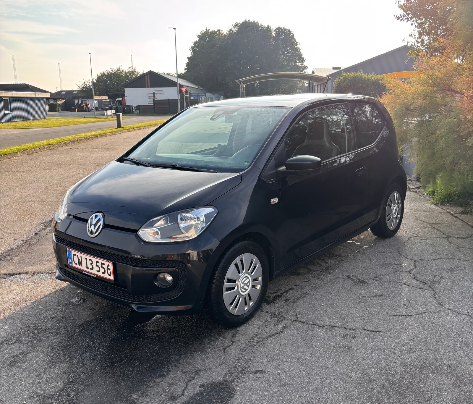 VW UP! til salg hos Nabilli