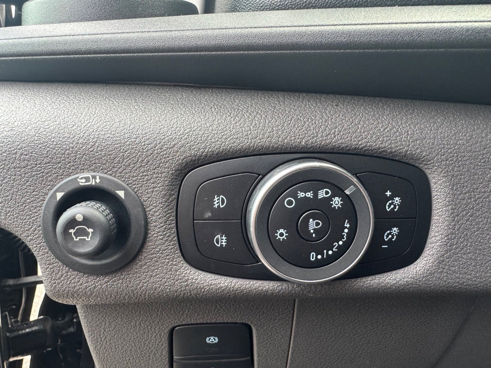 Ford E-Transit 350 L2 Van til salg hos Nabilli
