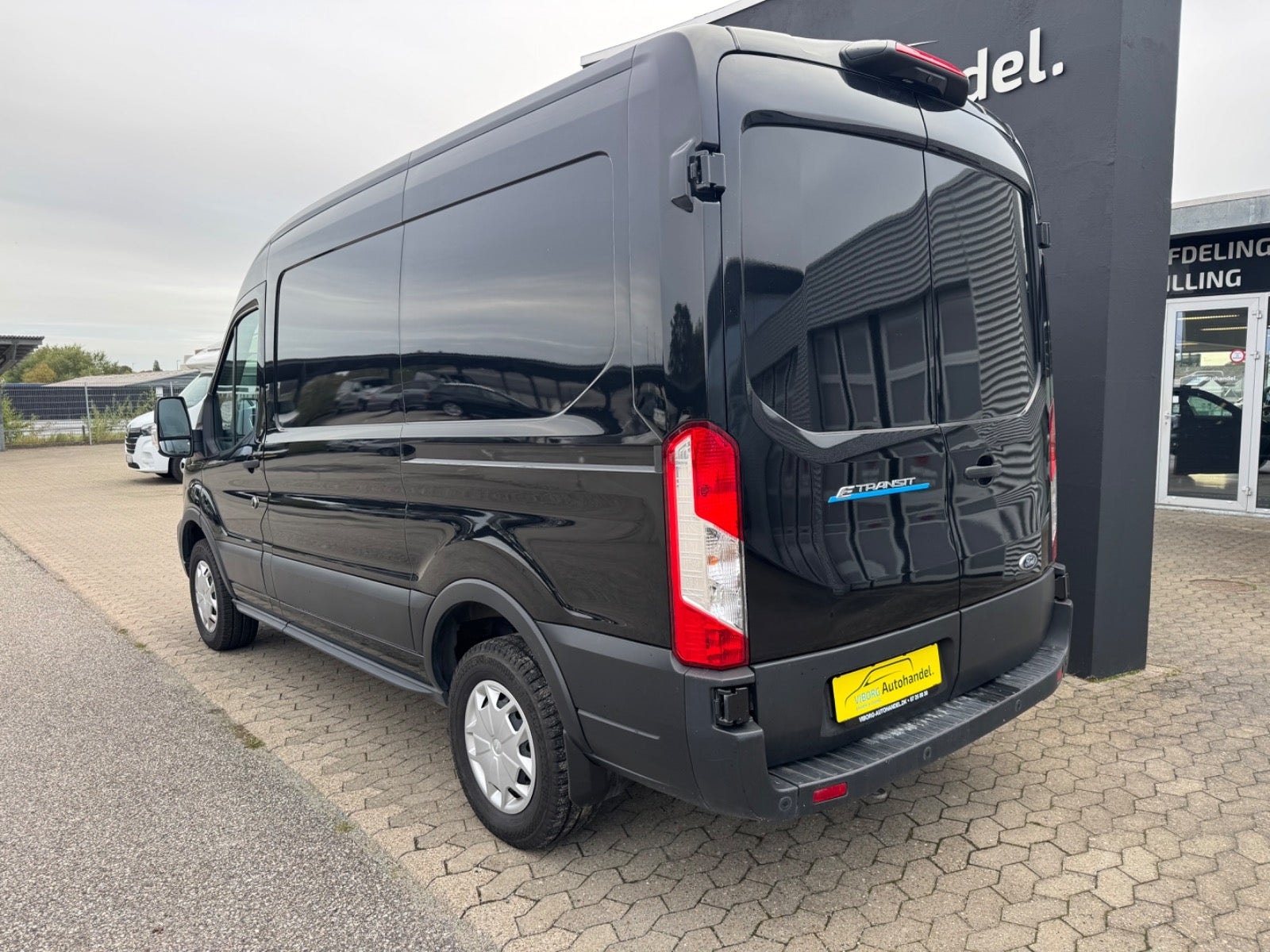 Ford E-Transit 350 L2 Van til salg hos Nabilli