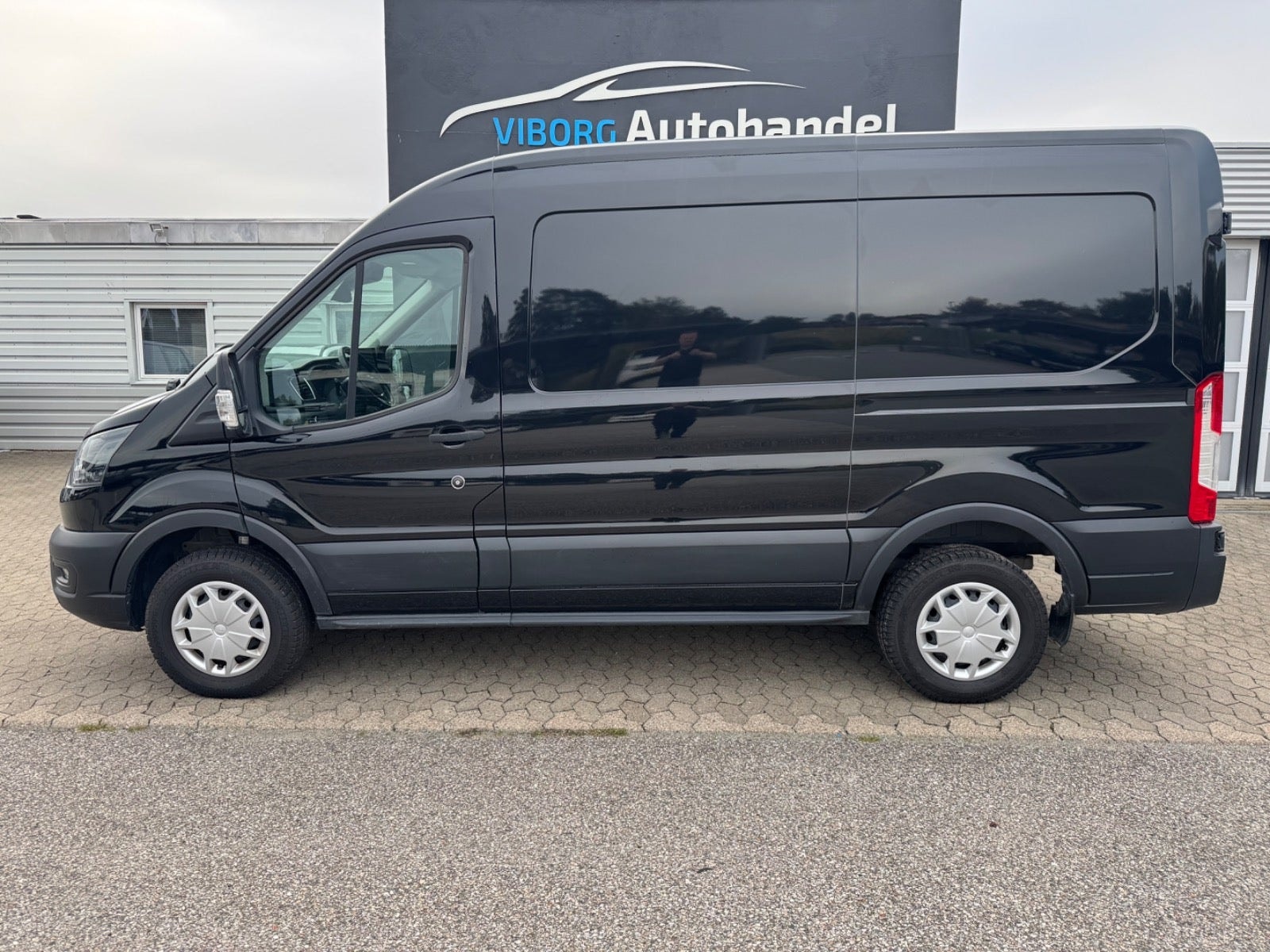 Ford E-Transit 350 L2 Van til salg hos Nabilli