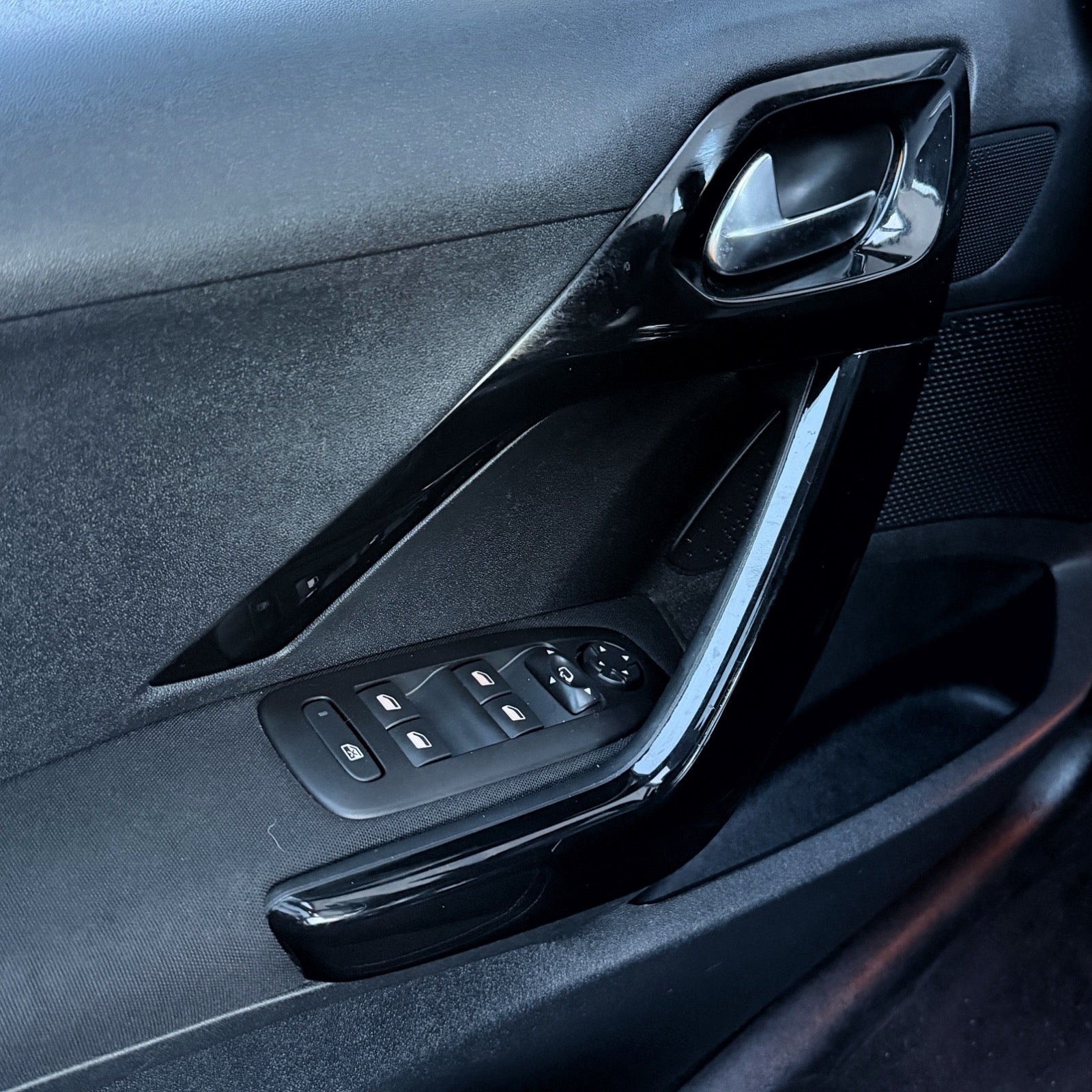Peugeot 208 til salg hos Nabilli