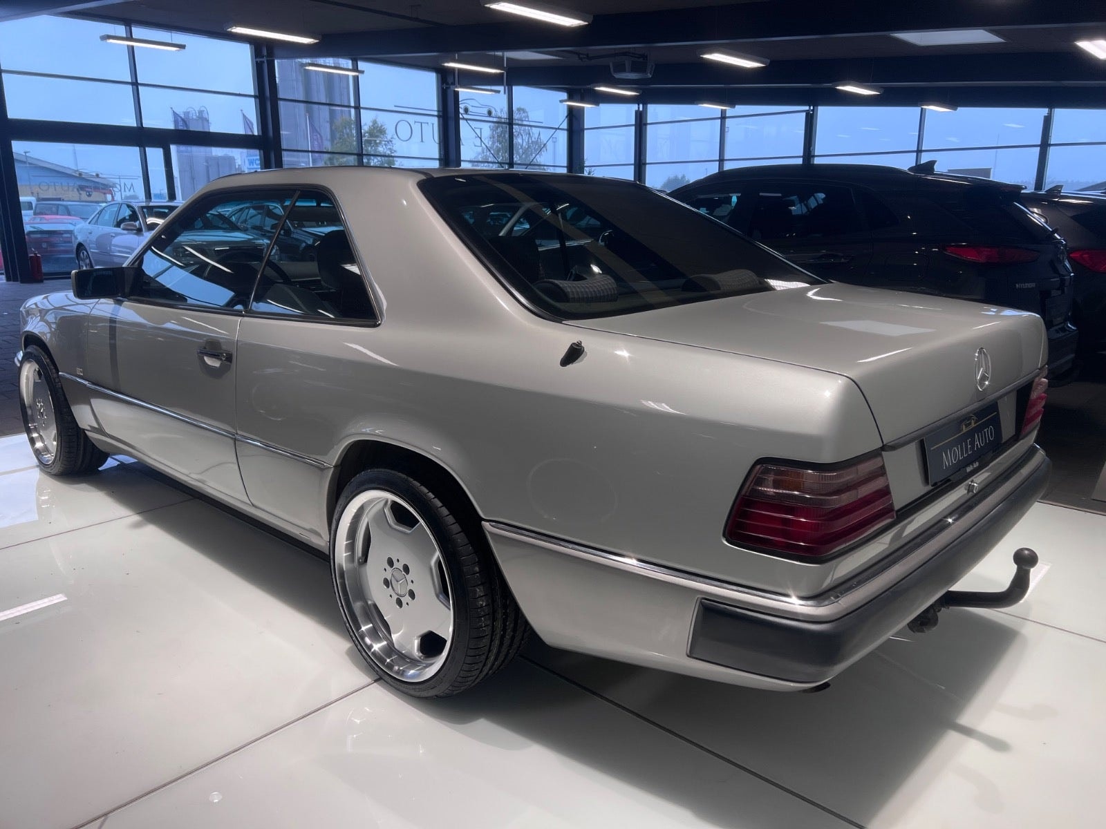 Mercedes 230 CE til salg hos Nabilli
