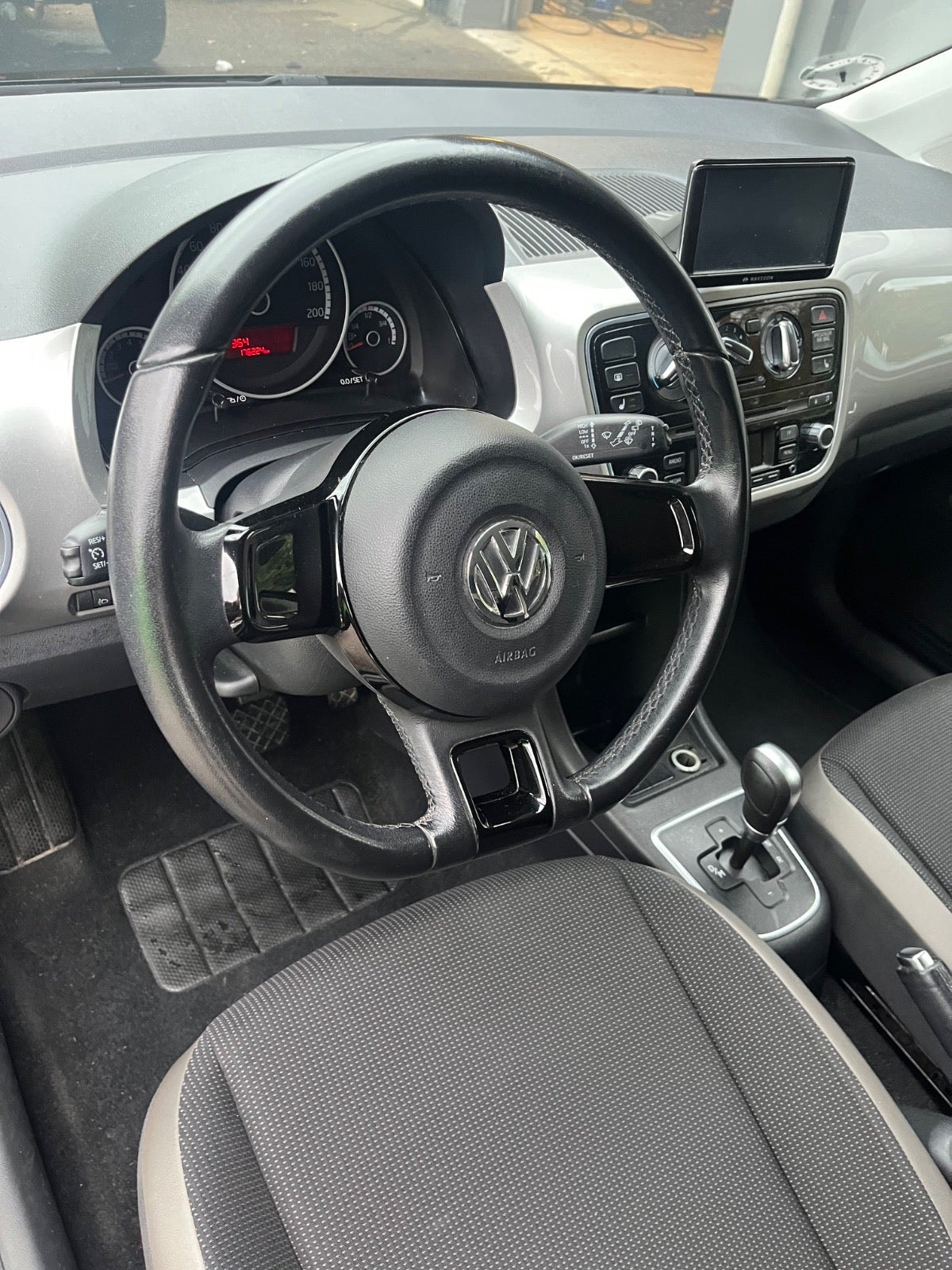 VW UP! til salg hos Nabilli