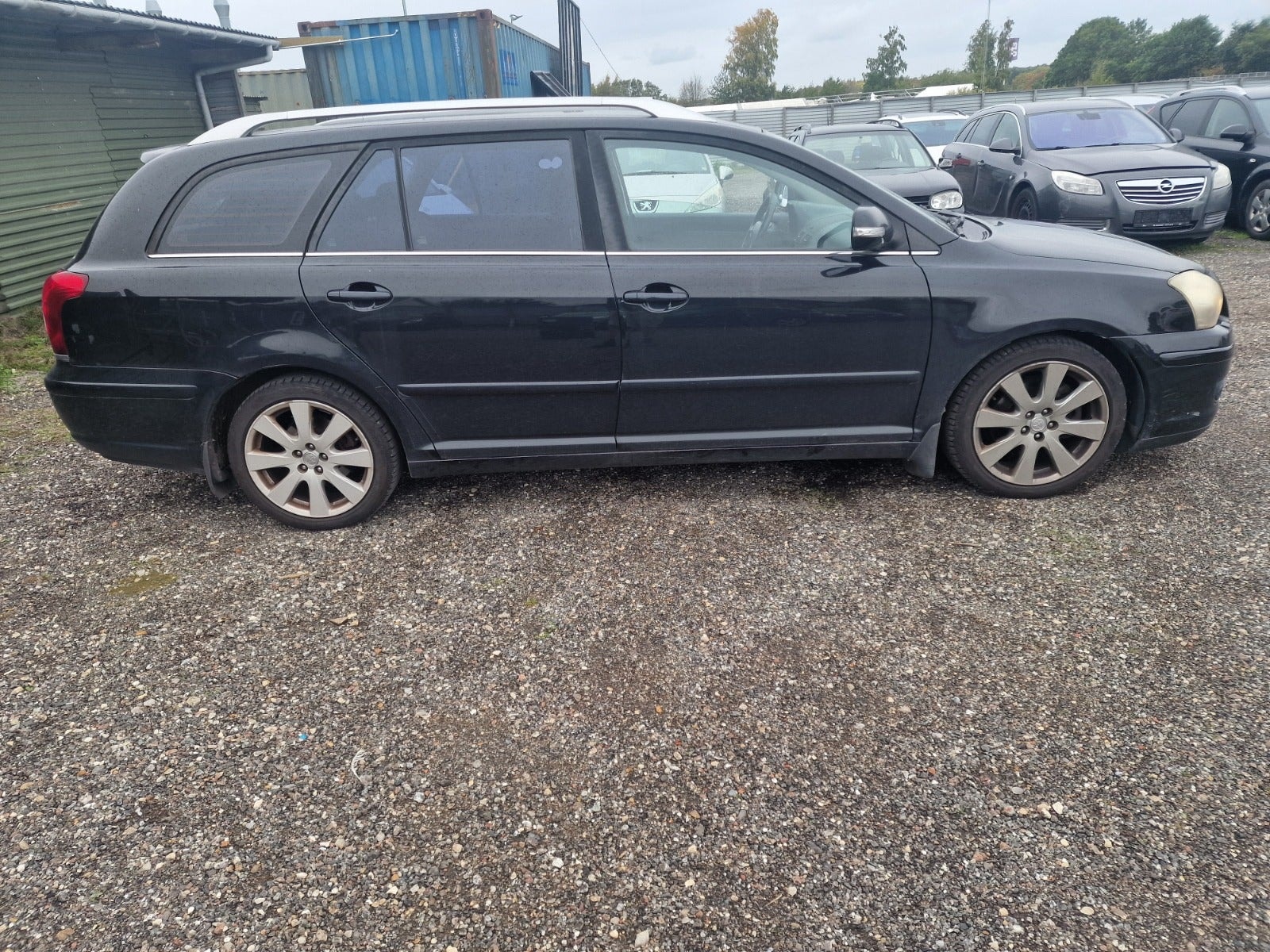 Toyota Avensis til salg hos Nabilli