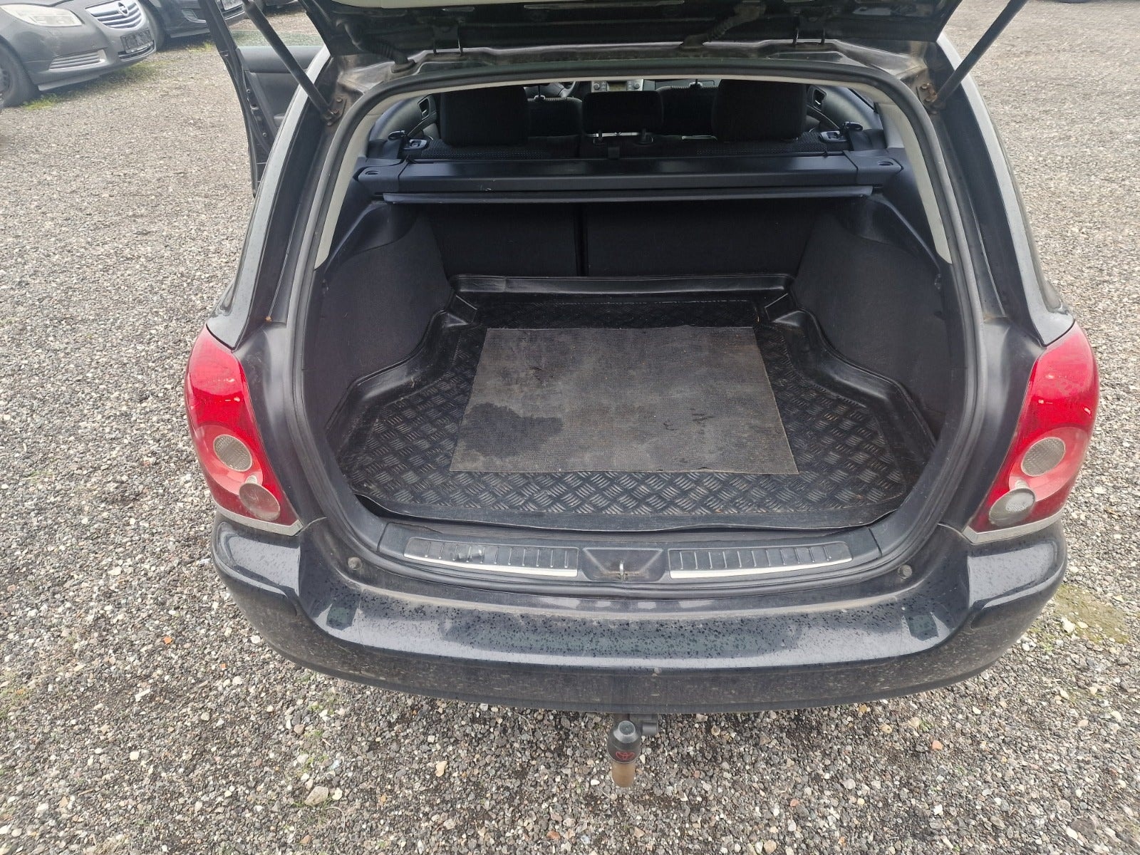Toyota Avensis til salg hos Nabilli