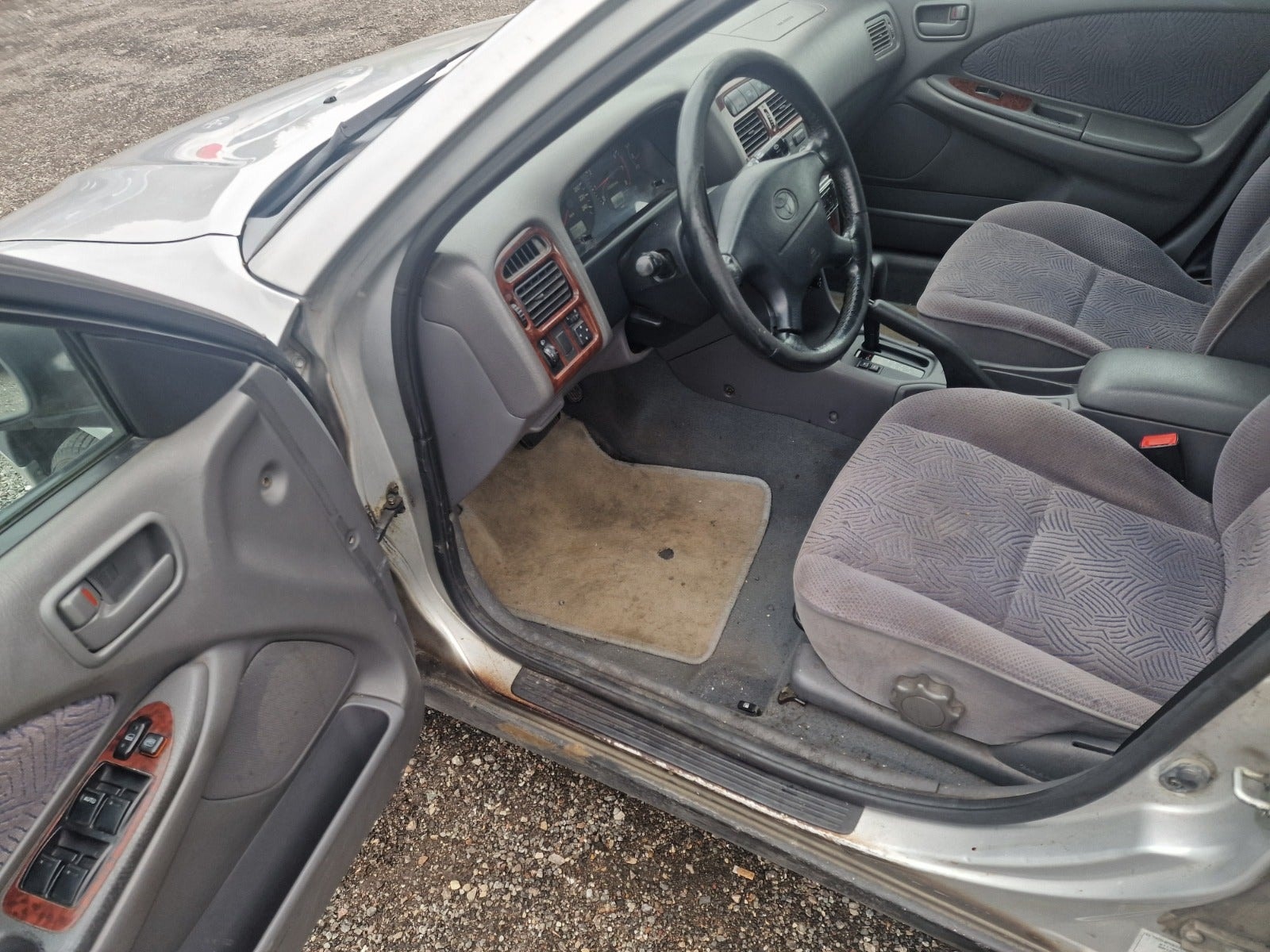 Toyota Avensis til salg hos Nabilli