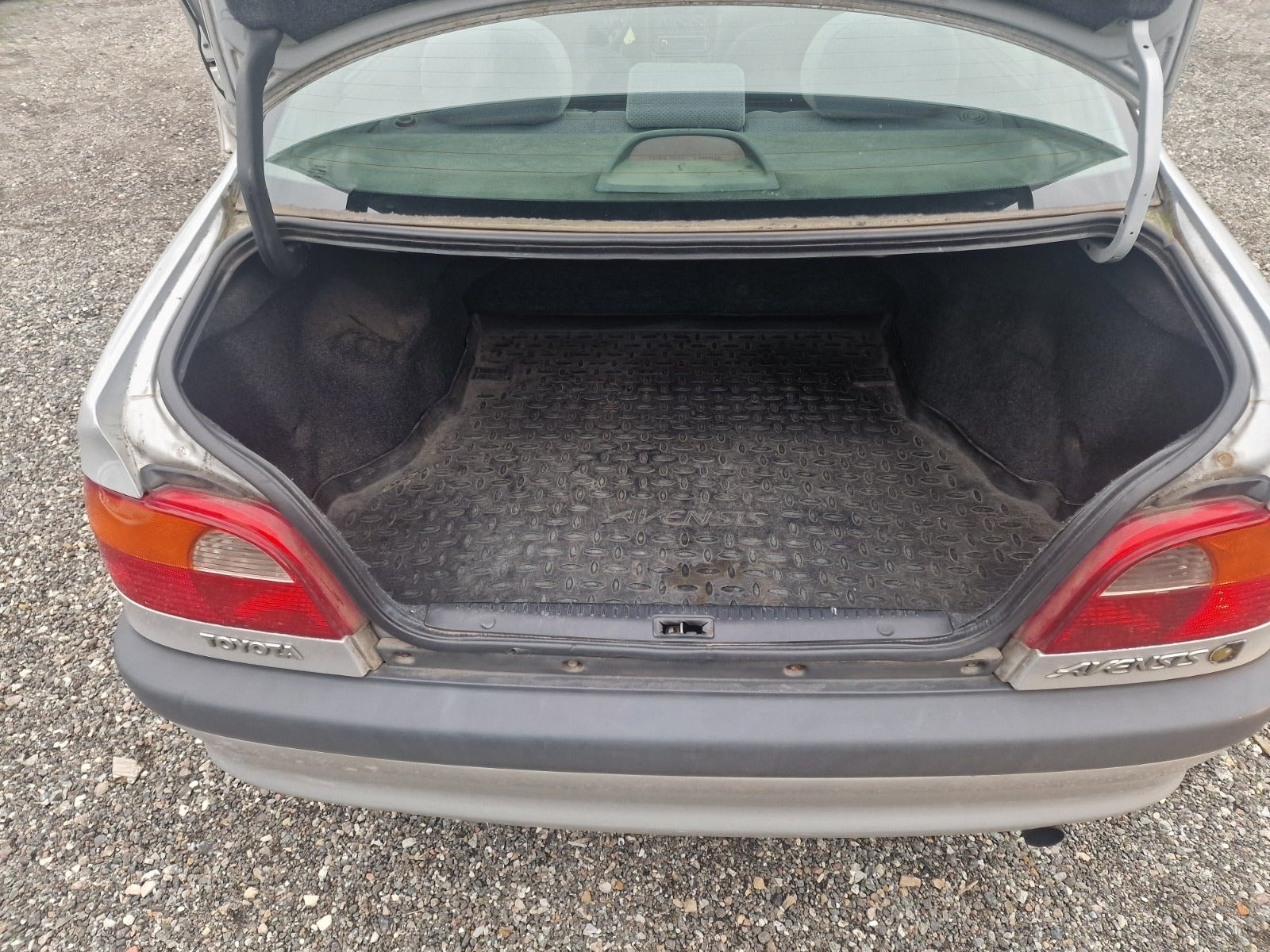 Toyota Avensis til salg hos Nabilli