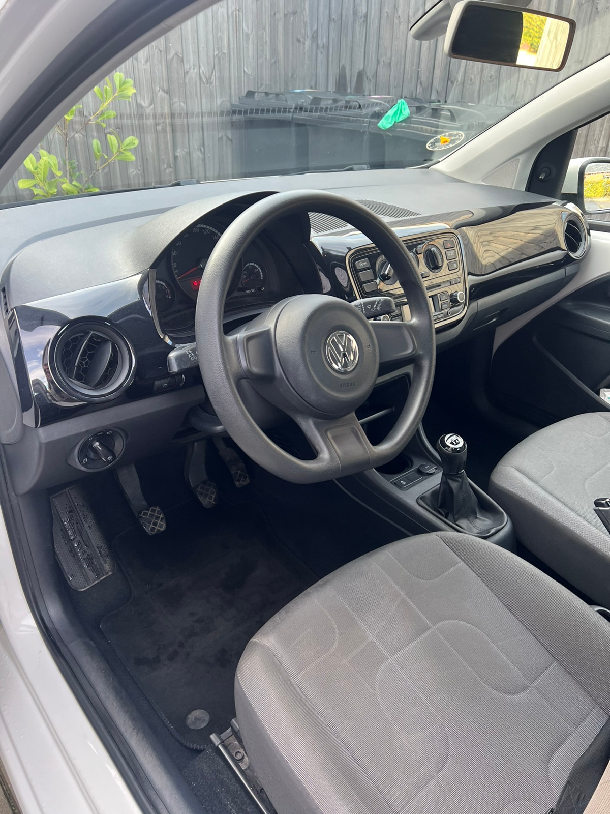 VW UP! til salg hos Nabilli